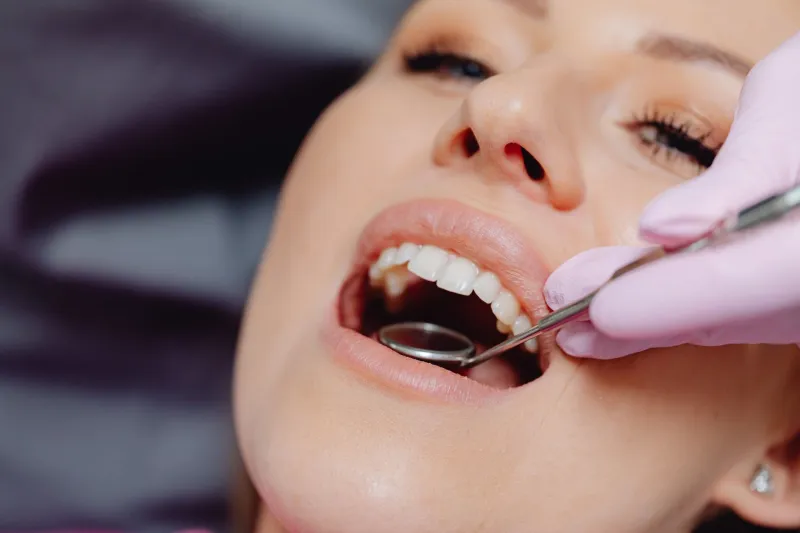 La bouche, porte d'entrée de votre santé globale : ce que vos gencives révèlent sur votre organisme